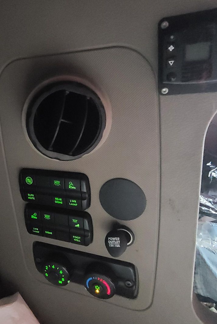 2012 FREIGHTLINER Cascadia - Image 15